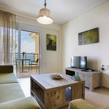 Meliti Waterfront 4* Karavomylos