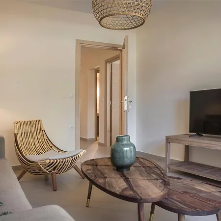 Meliti Waterfront 4* Karavomylos