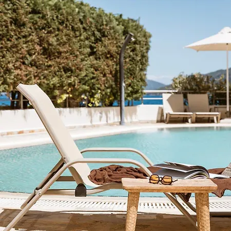 Meliti Waterfront كارافوميلوس