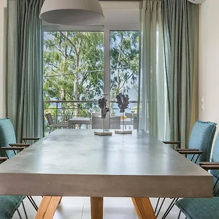 Meliti Waterfront 4* Karavomylos