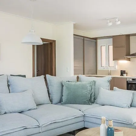 Meliti Waterfront 4* Karavomylos