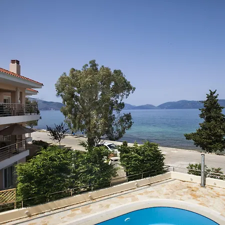 Meliti Waterfront Lägenhetshotell Karavomylos