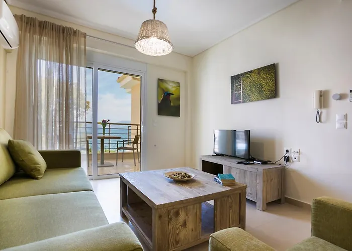 Meliti Waterfront 4* Karavomylos