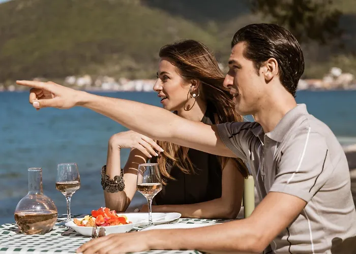 Meliti Waterfront 4* Karavomylos