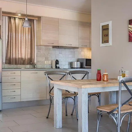 Meliti Waterfront カラヴォミロス